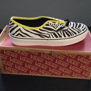 NWT: Size 8.0 Wms Vans Authentic (Zebra print)